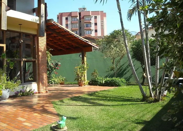 Casa A 250M Praia Martim De Sa, Melhor Praia, Boas Opcoes De Lazer